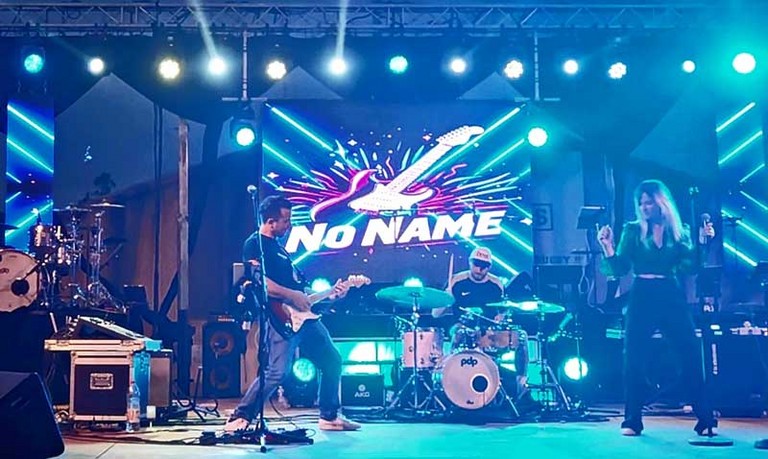 Groupe de musique No Name en concert live Avignon